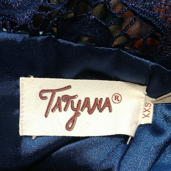 Tatyana Navy Floral Dress with Crocheted N… - Picture 10 of 11